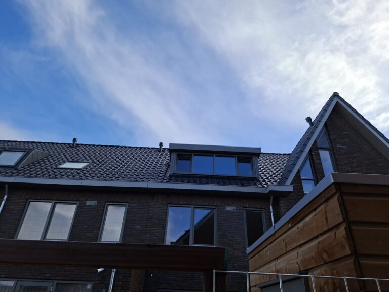 Moderne dakkapel in Nijmegen met extra licht en ruimte op zolder