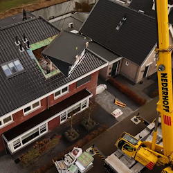 dakkapel in sliedrecht met kraan aan het plaatsen door Dakkapel Prefab